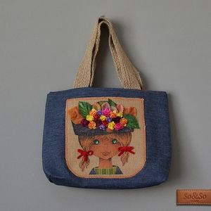 Designer shoulder bag for young ladies